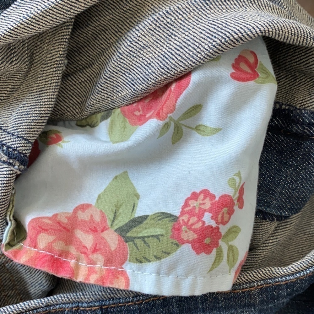 Forever 21 Distressed Denim Booty Shorts | 29 - Picture 5 of 6